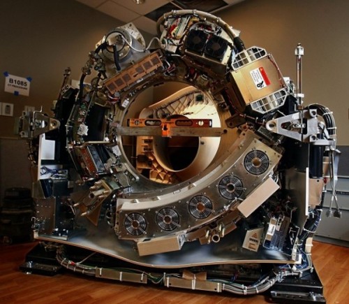 CT scanner without the cover 600x522