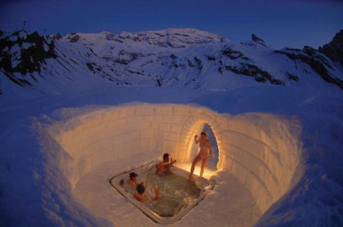 Outdoor jacuzzi on the Matterhorn