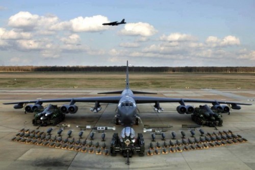 This is what a B 52 Bomber can carry 600x400