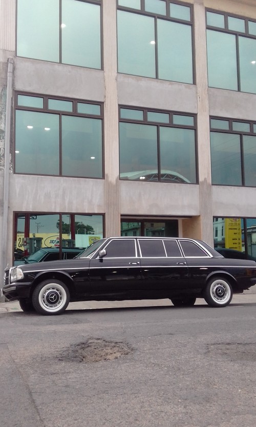 CCC-MERCEDES-300D-LANG-LIMOUSINE-FOR-ALL-CLIENTS-COSTA-RICA.jpg