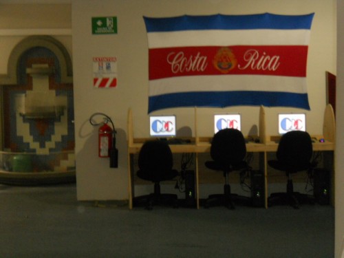 COSTA-RICA-FLAG-CONTACT-CENTER.jpg