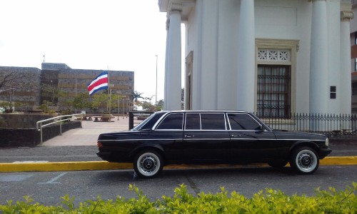 Corte Suprema de Justicia de Costa Rica MERCEDES CLASSIC LIMO