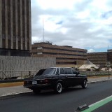 Edificio-de-Tribunales-de-Justicia-en-San-Jose-Centro-COSTA-RICA-LIMOSINA-MERCEDES-300D-LANG