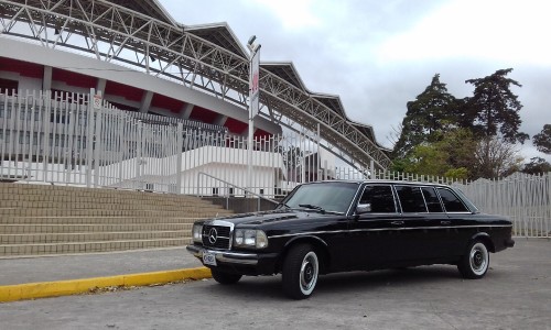 Estadio-Nacional-La-Sabana-Metropolitan-ParkSan-Jose-Costa-Rica-MERCEDES-300D-LANG-LIMOSINA.jpg