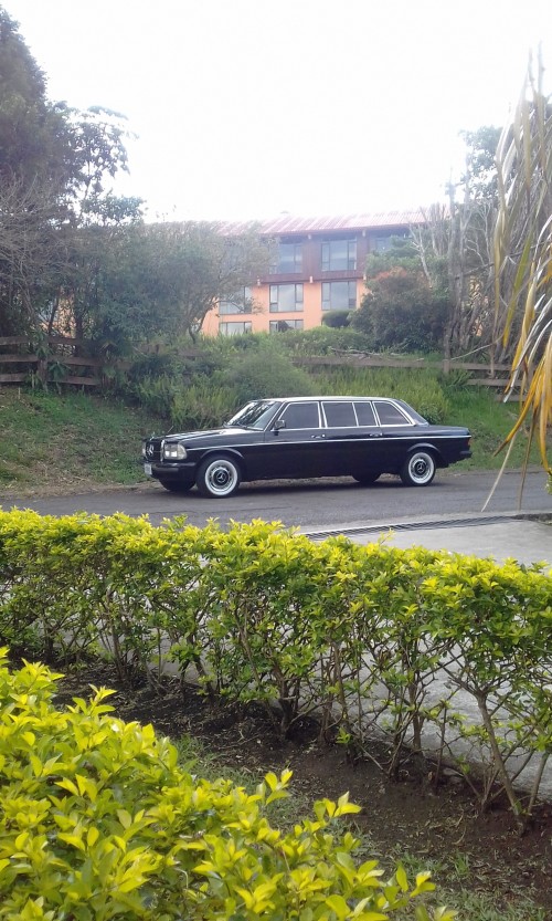 Hotel la Condesa in San Rafael de Heredia. COSTA RICA MERCEDES LANG CLASSIC LIMO.