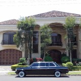 LARGE-MANSION-AND-LIMO-COST-RICA-300D-LANG-MERCEDES