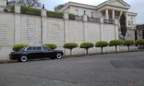 LIFESTYLE-LIMUSINA-COSTA-RICA-MANSION-300D-MERCEDES-LANG.jpg