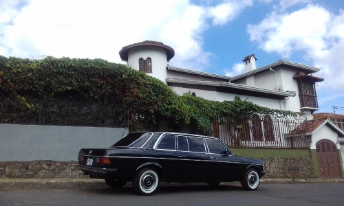 MANSION-COSTA-RICA-300D-MERCEDES-LANG-LIMOUSINE.jpg