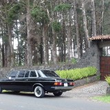 MOUNTAIN-MANSION-ENTRANCE.-COSTA-RICA-MERCEDES-300D-LANG-RIDES.