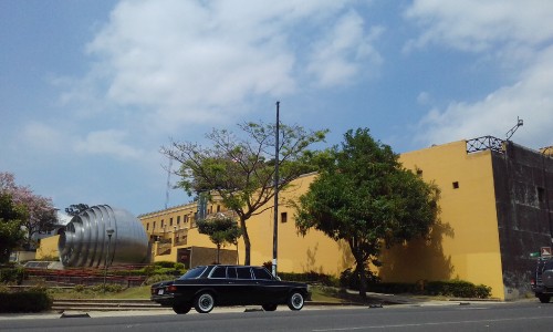 Museo-Nacional-de-Costa-Rica-300D-LANG-LIMOSINA.jpg