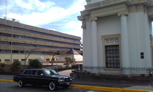 Supreme-Court-Justice-building-San-Jose-Costa-Rica.-MERCEDES-300D-LANG-LIMOUSINE-TOURS.jpg