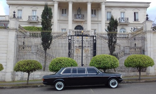 vintage-mansion-los-yoses-COSTA-RICA-LIMOSINA-MERCEDES-300D-LANG.jpg